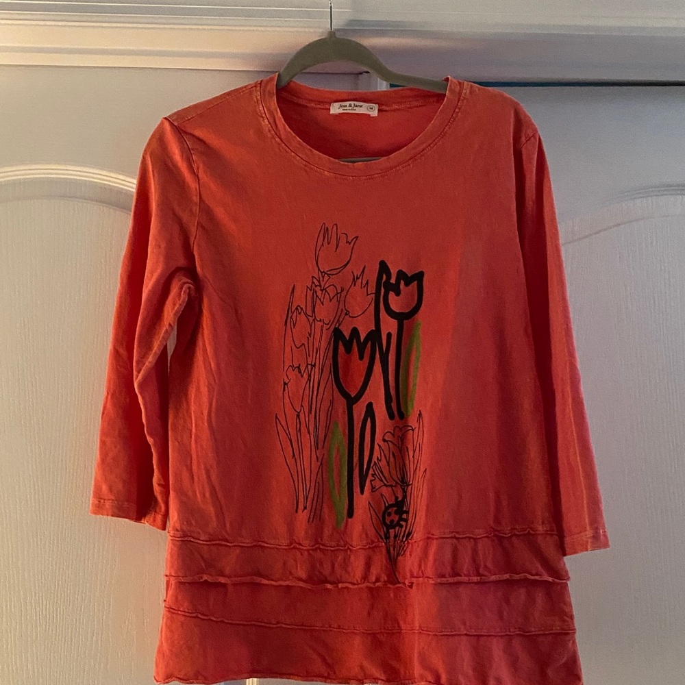 Jess & Jane 3/4 Sleeve Tee with Tulip Print